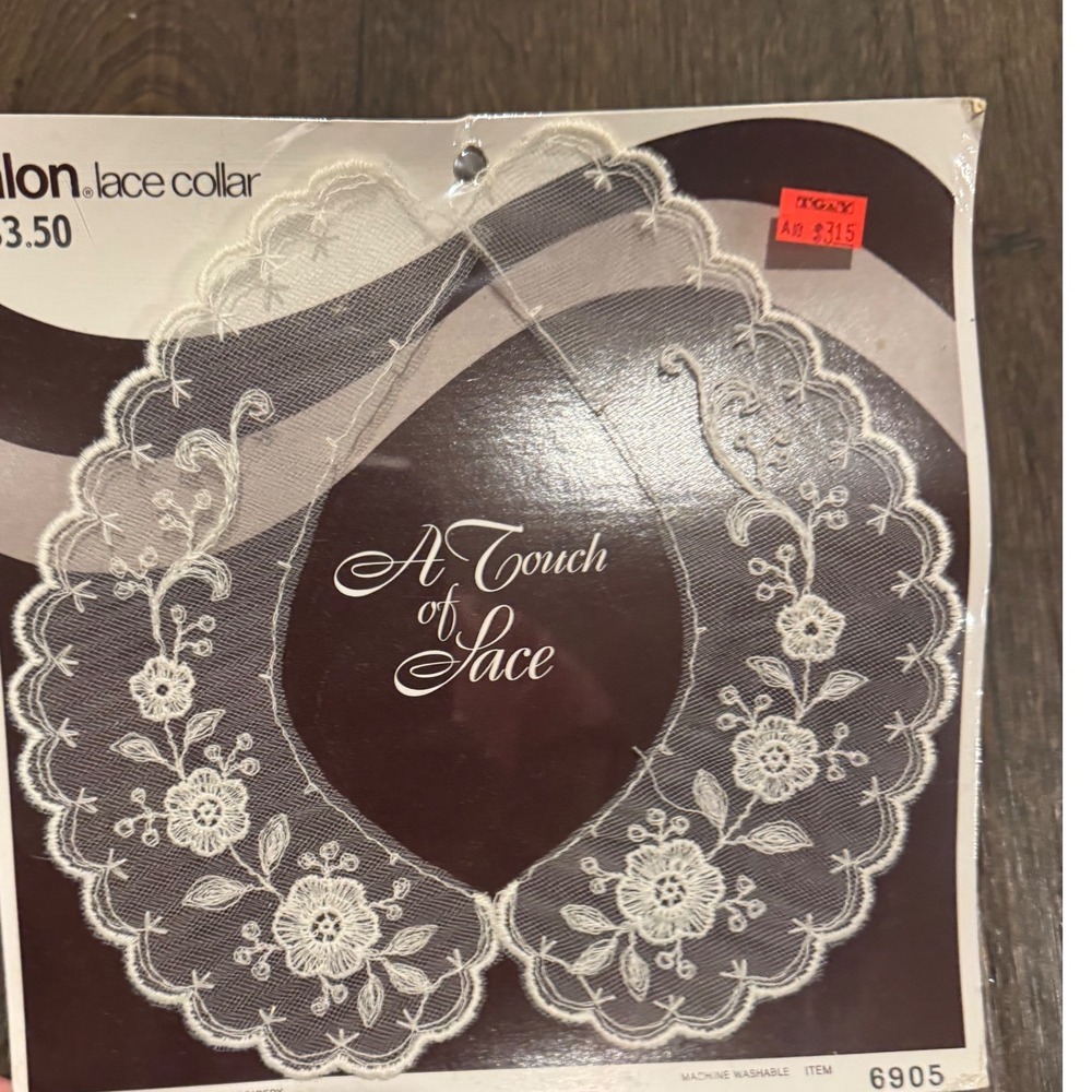 Vintage Talon A Touch of Lace White Floral Embroidered Collars 6905
